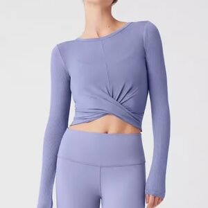Alo Yoga Lilac Blue Cover Long Sleeve Top (Size Medium)